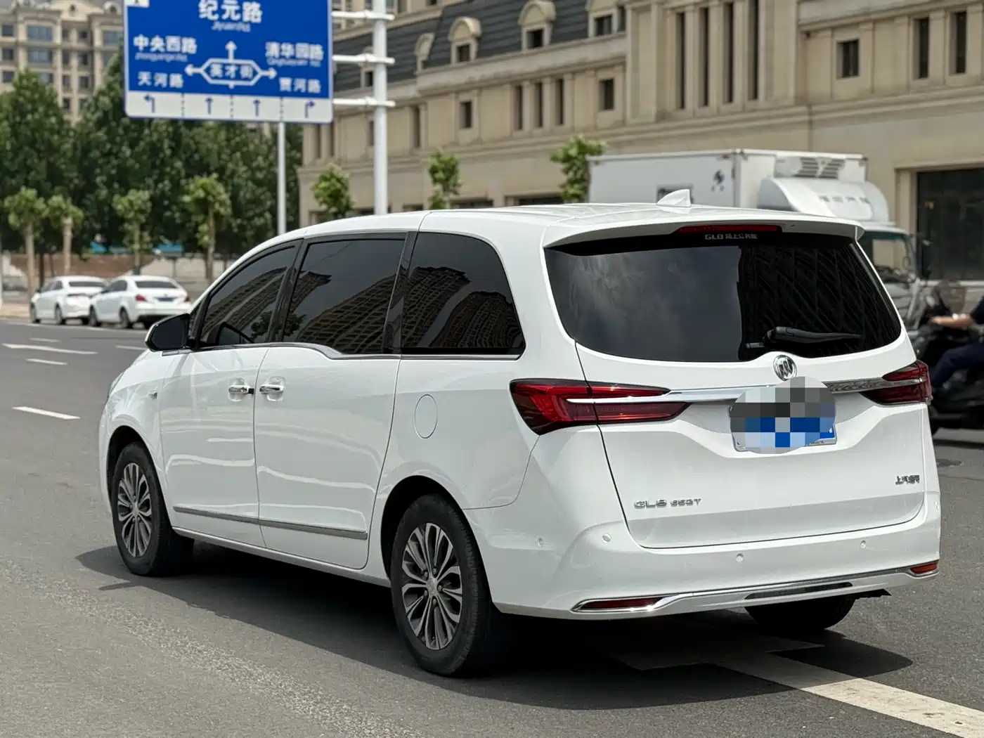 Buick GL8 2021 Land Business Class 652T Premium фото 6