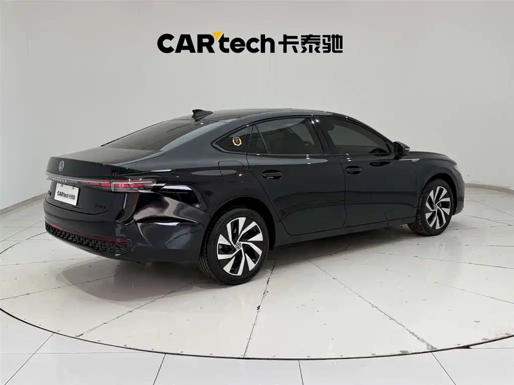 Volkswagen Passat 2025 Pro 380TSI Starlight Dragon Glory Edition фото 11