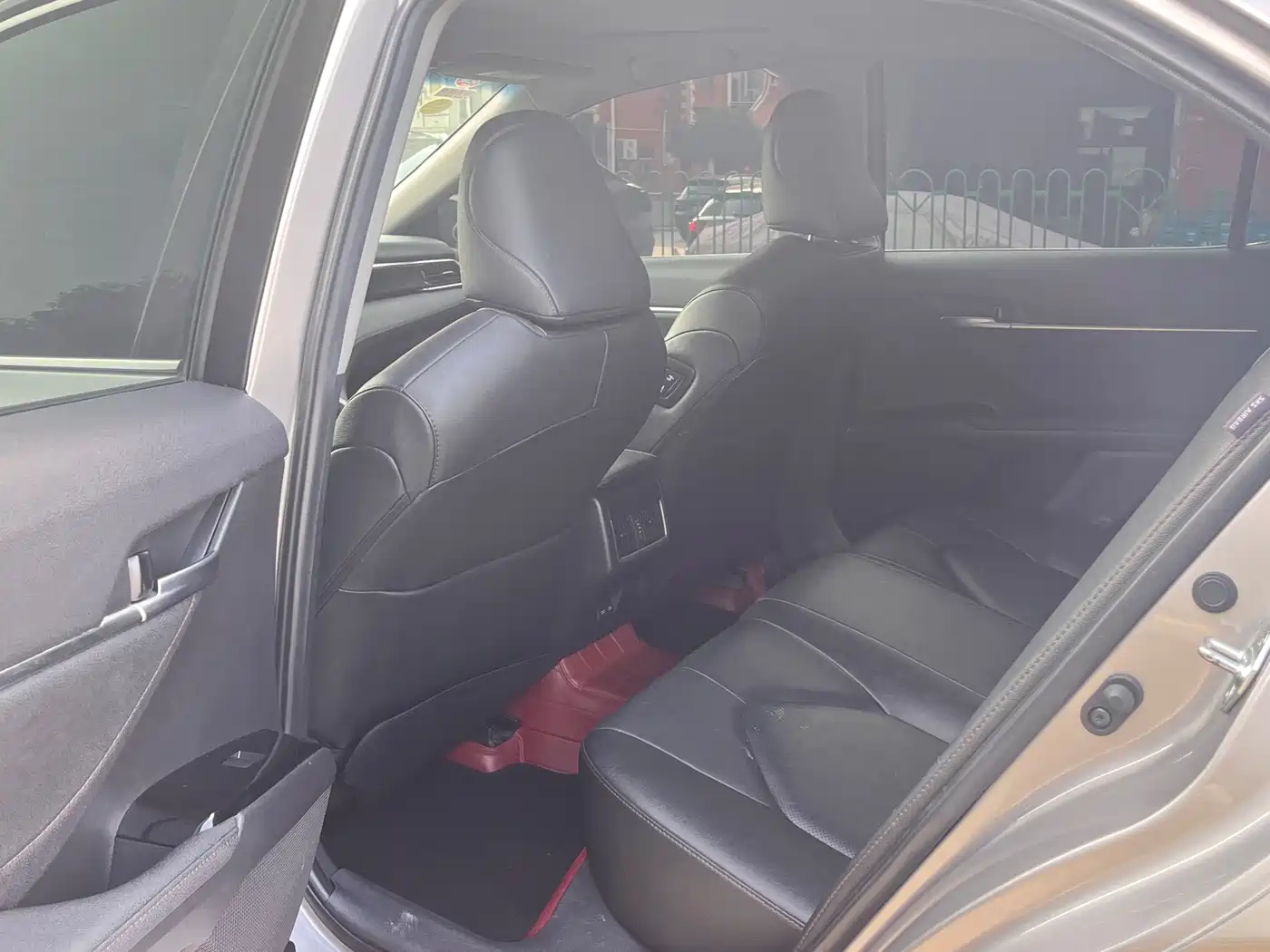 Toyota Camry 2023 2.0G Luxury Edition фото 7