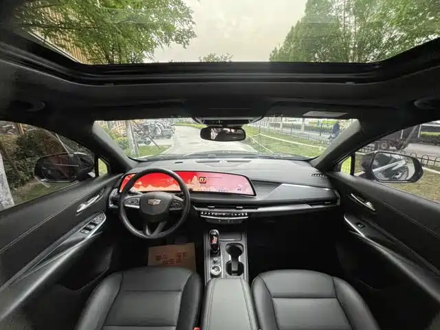 Cadillac XT4 2025 2024 28T 2WD Luxury