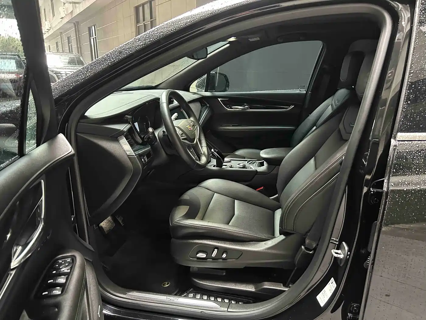 Cadillac XT5 2024 2.0T FWD Fashion Edition фото 5