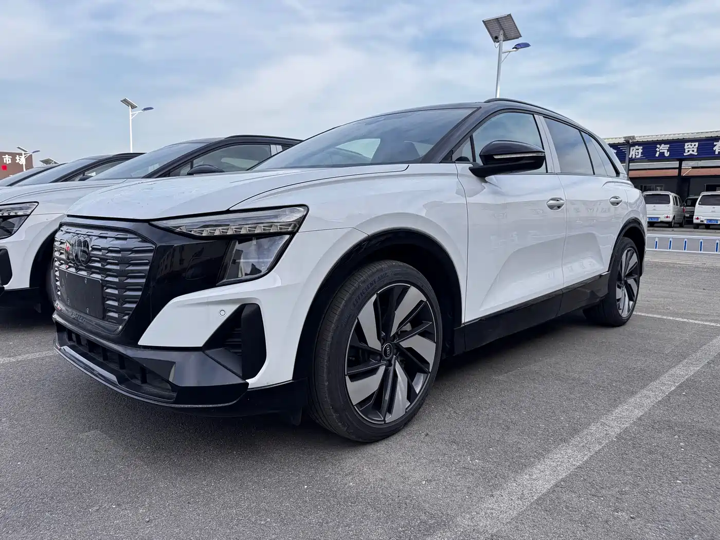 Audi Q5 e-tron 2023 40 e-tron Shining Edition Mecha Package фото 2