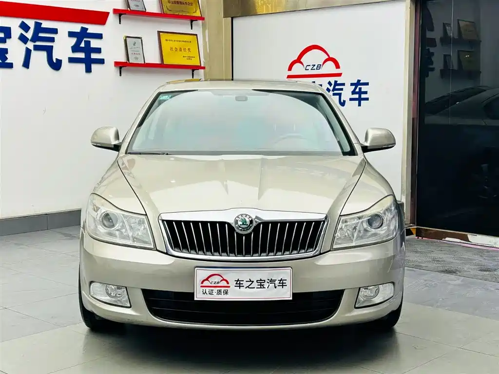 Škoda Octavia 2012 1.6L Auto Yijun Edition фото 2