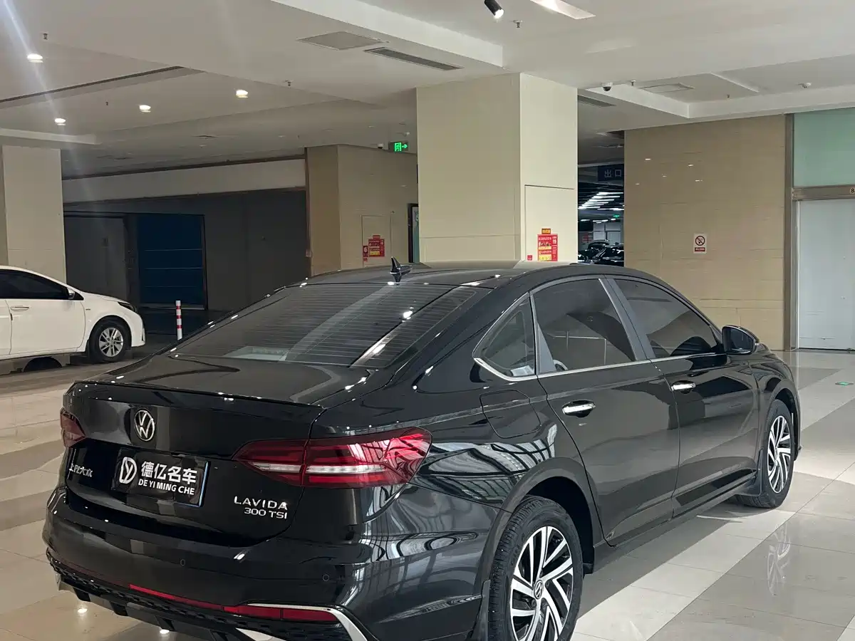 Фото 9 - Volkswagen Lavida