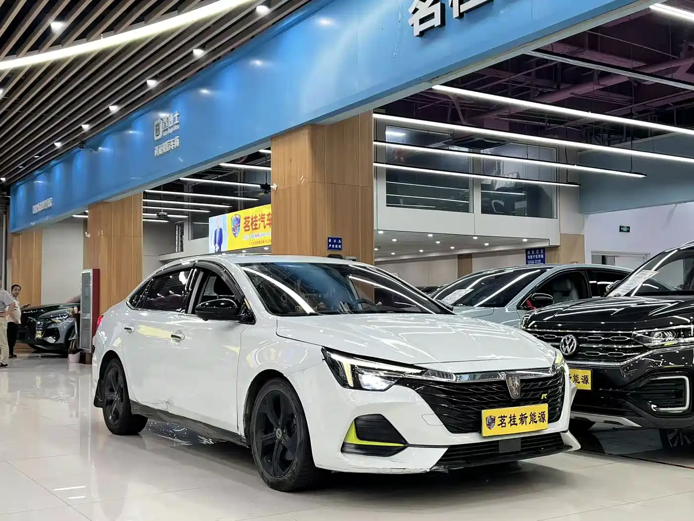 Фото 3 - Roewe i6 MAX EV