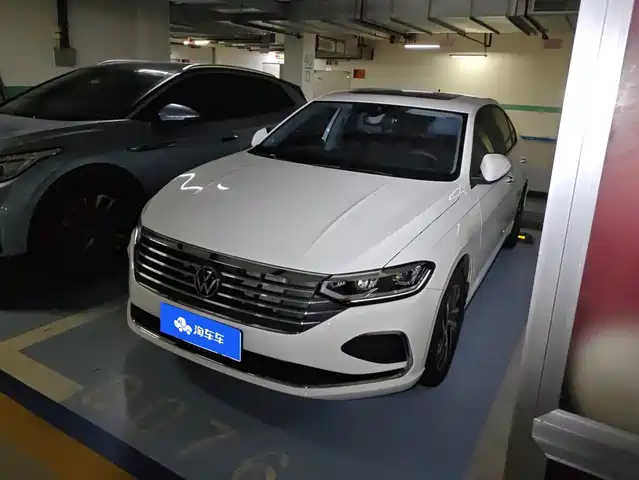 Volkswagen Lavida 300TSI DSG, Комфорт