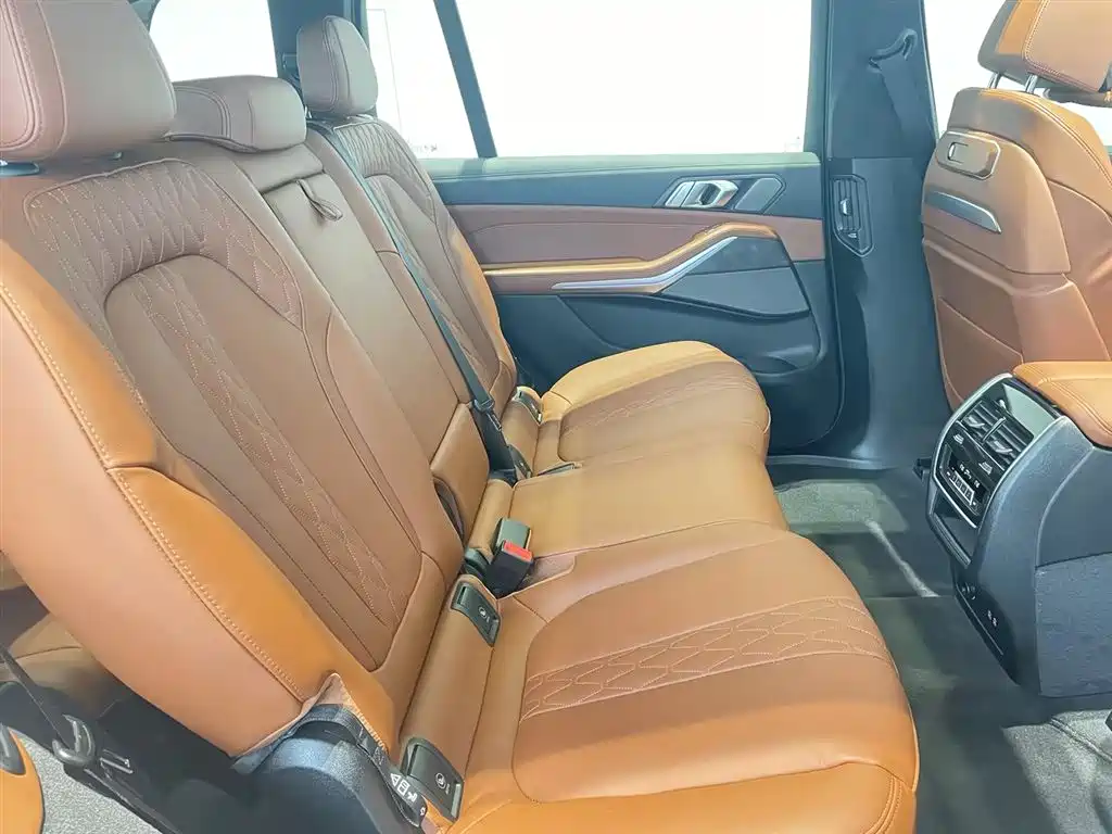 BMW X7 2023 xDrive40i Exclusive M Sport Package фото 15
