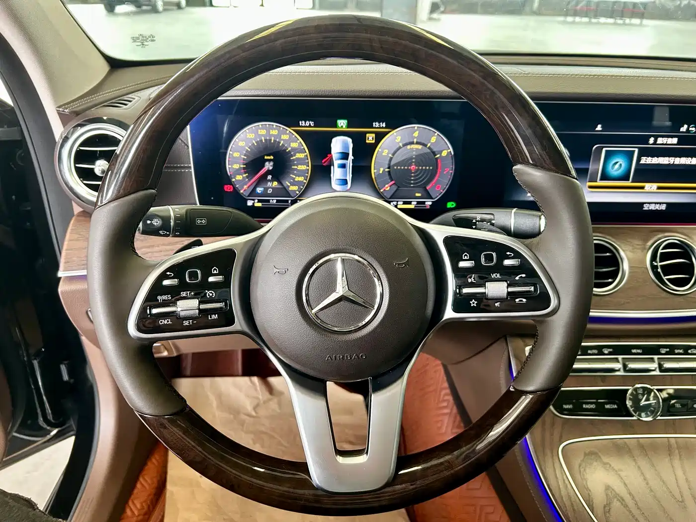 MERCEDES-BENZ E CLASS