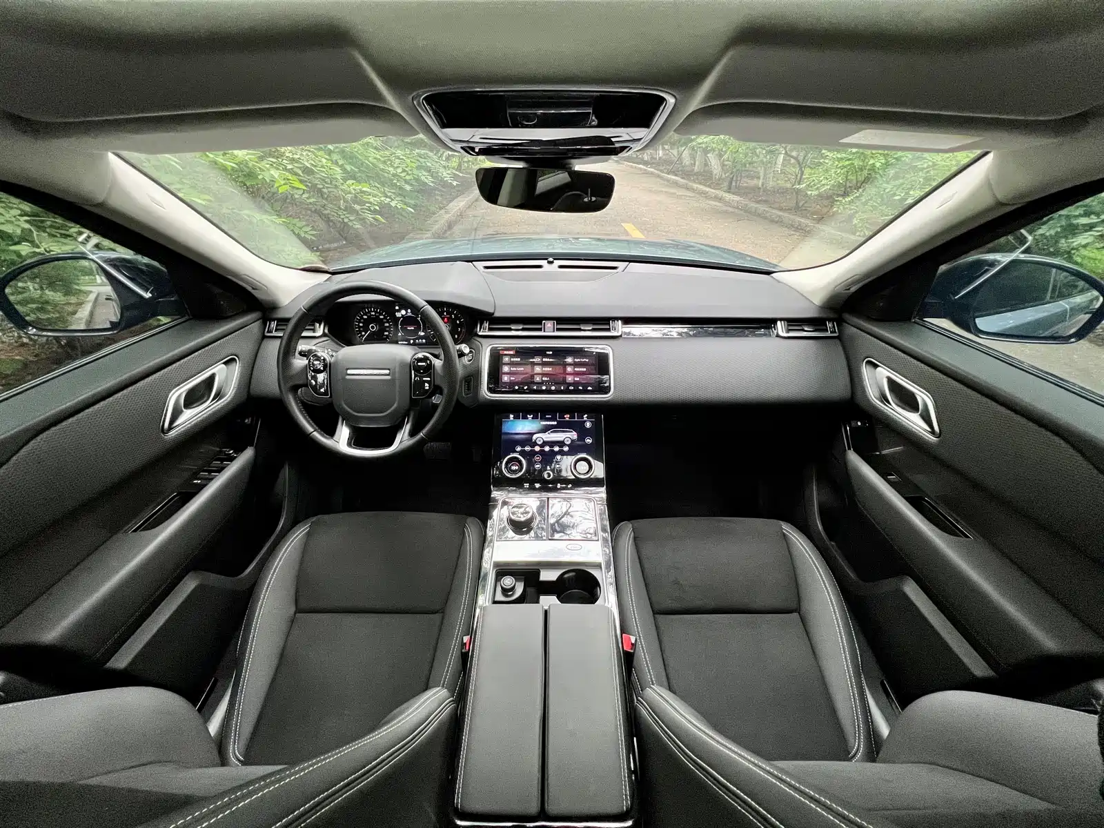 Фото 26 - Land Rover Range Rover Velar