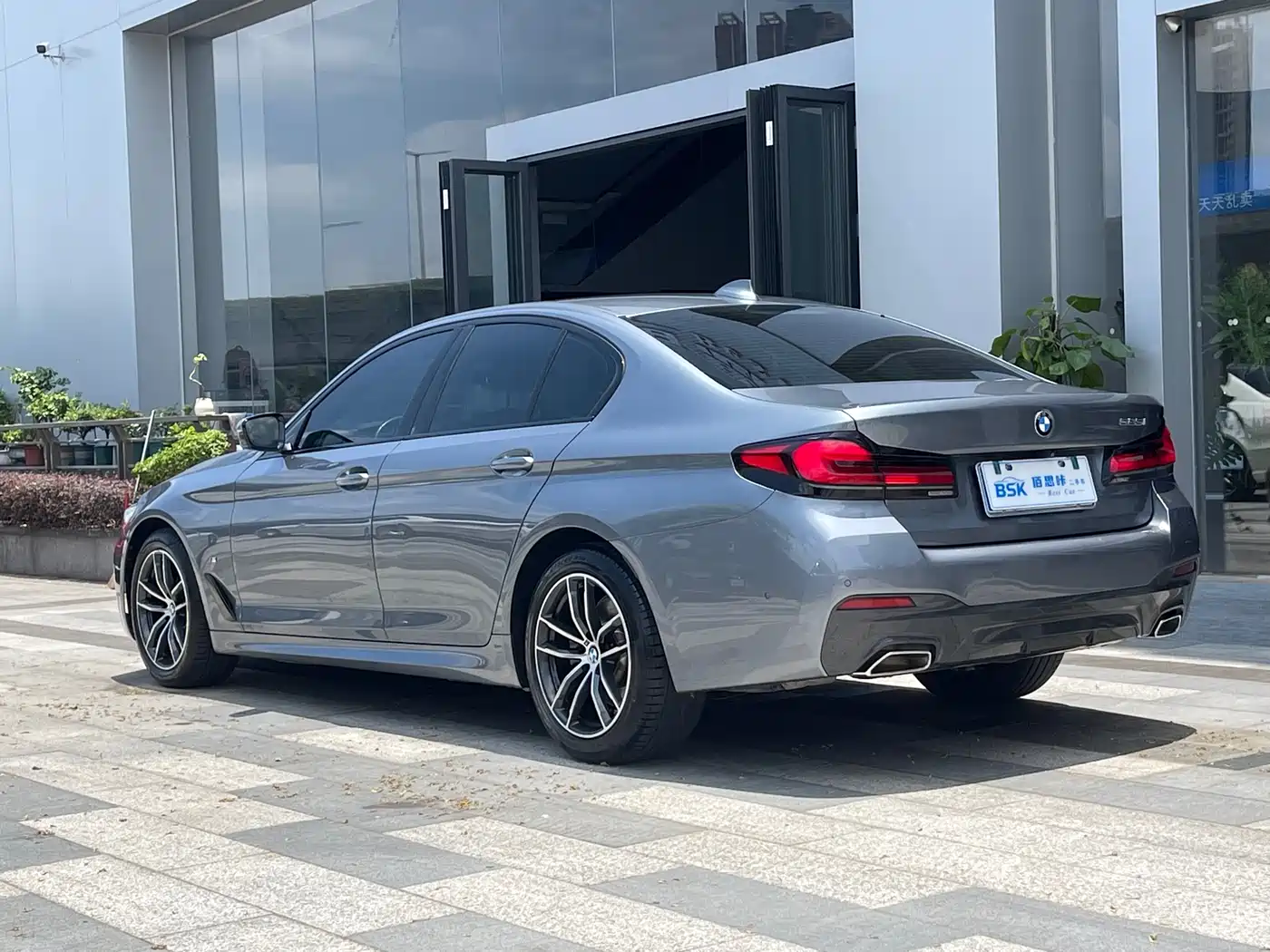 BMW 5 Series (Import) 2021 525i M Sport Package фото 5