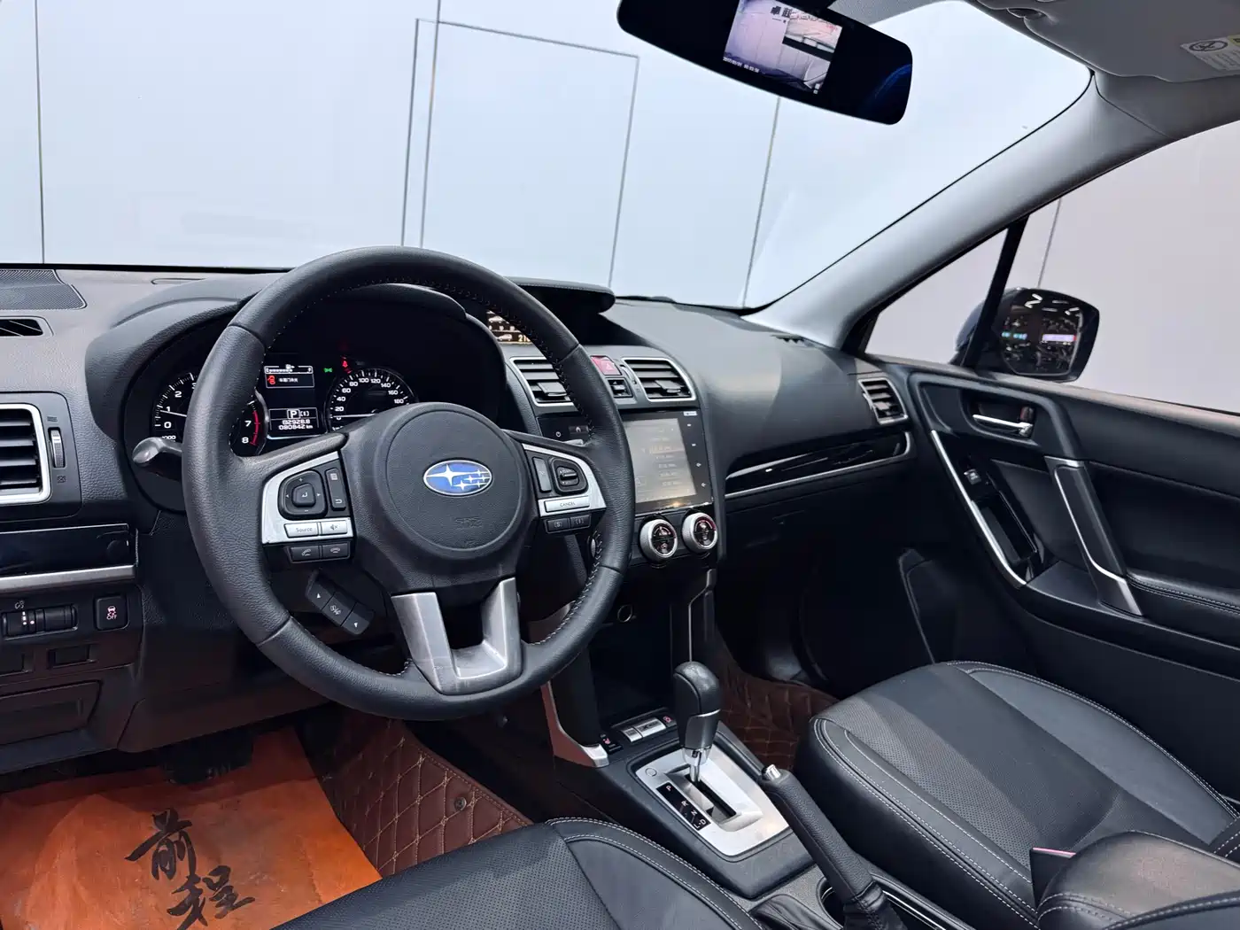 Subaru Forester 2018 2.0i Luxury Navigation Edition фото 20