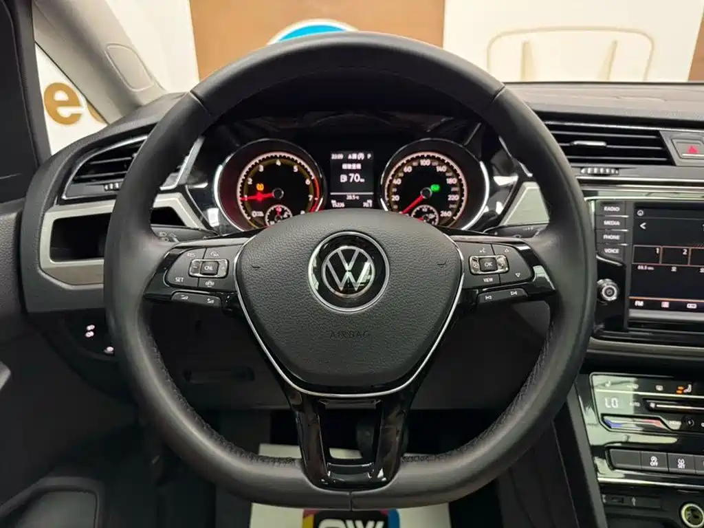 Volkswagen Touran 2022 2021 Touran L 280TSI DSG Cross Edition 7-seater