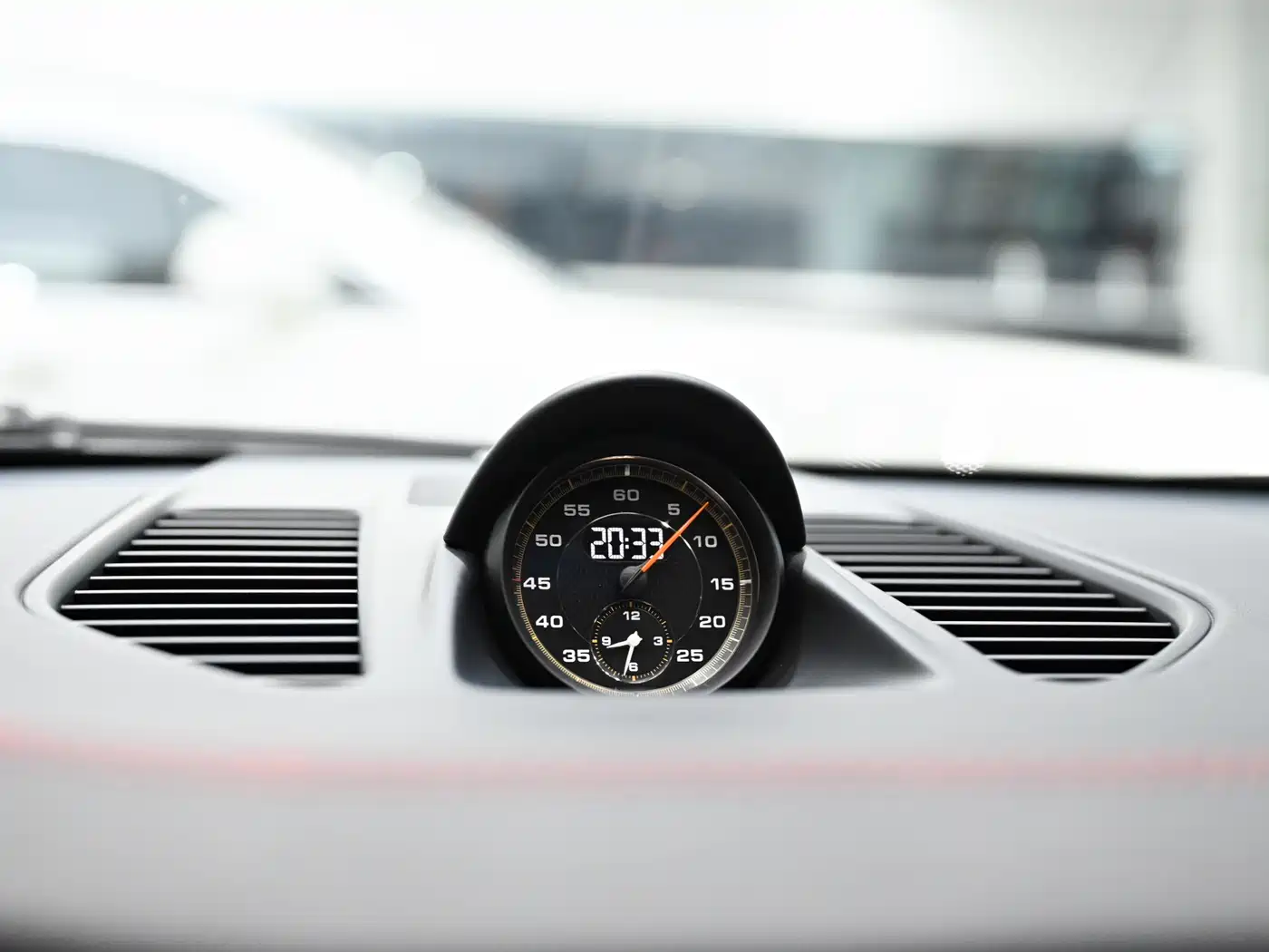 Porsche 911 2018 GT2 RS 3.8T фото 14