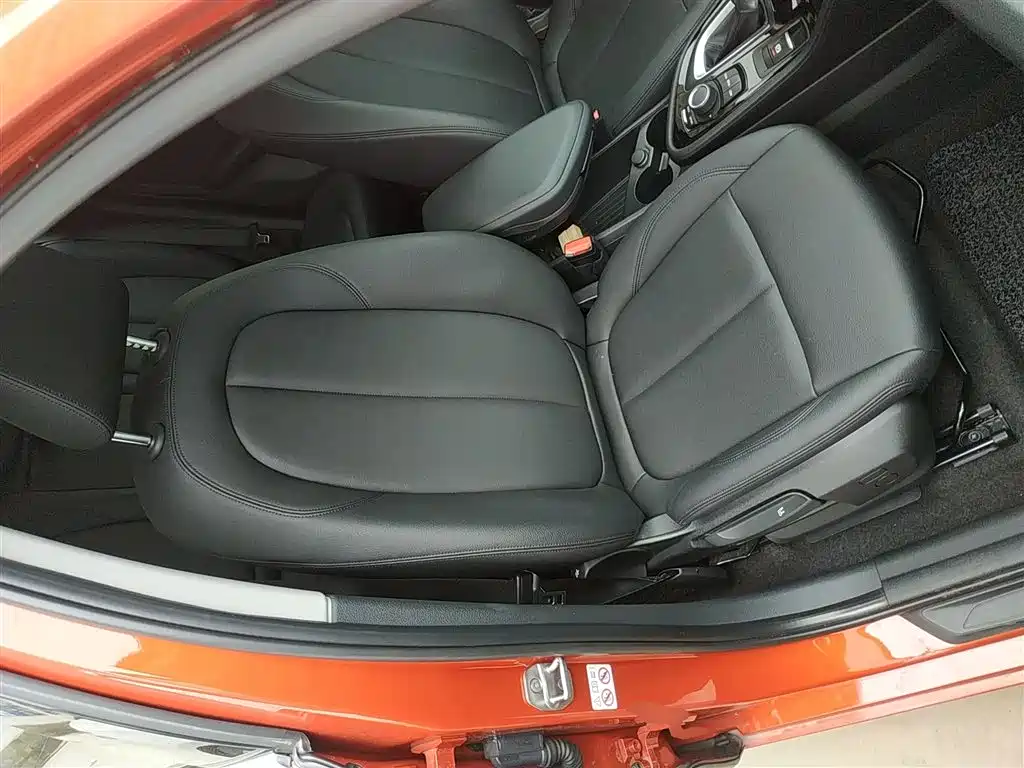 BMW 2 Series Touring 2019 218i Leading фото 19