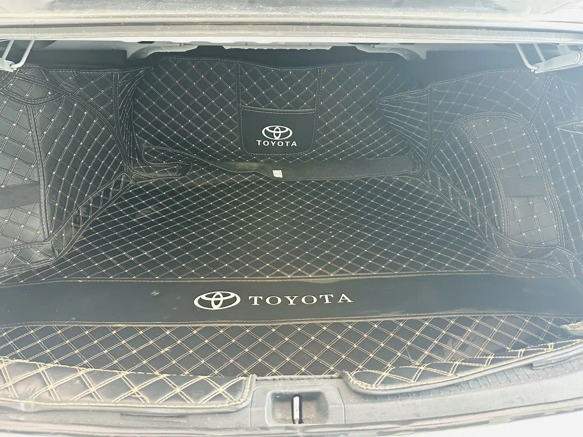 Фото 14 - Toyota Corolla
