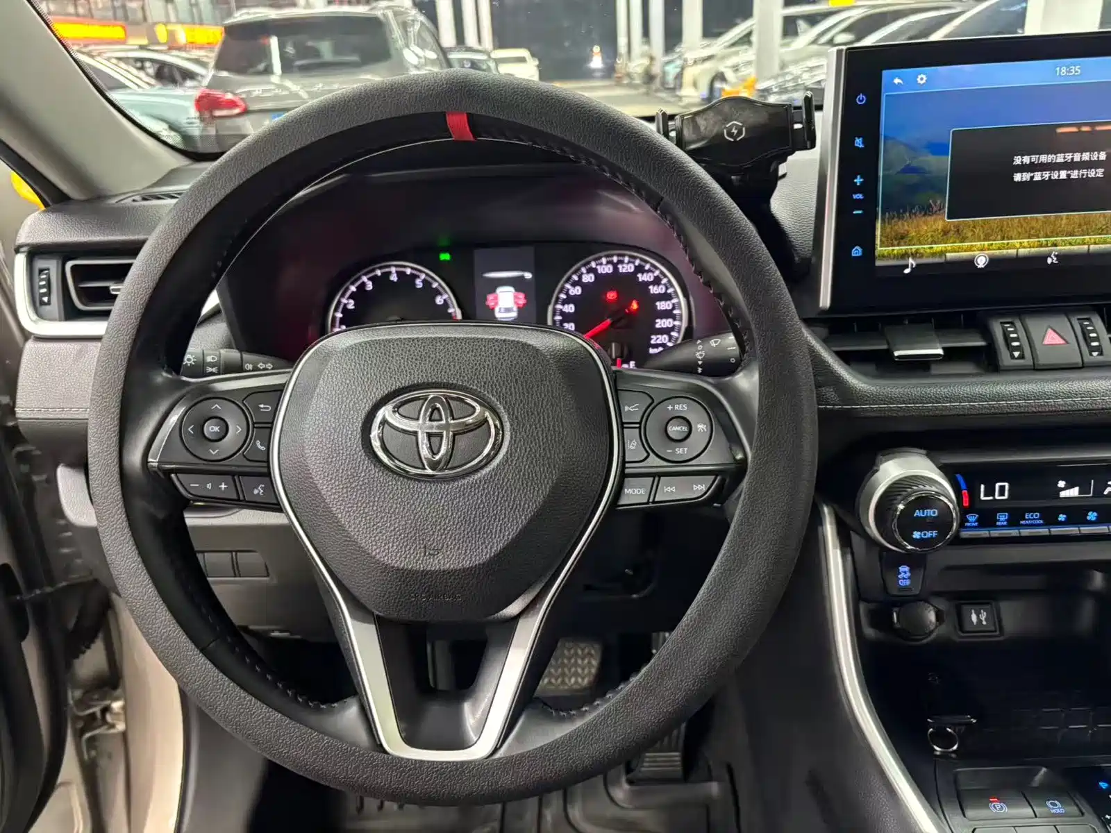 Photo 13 - Toyota Wildlander