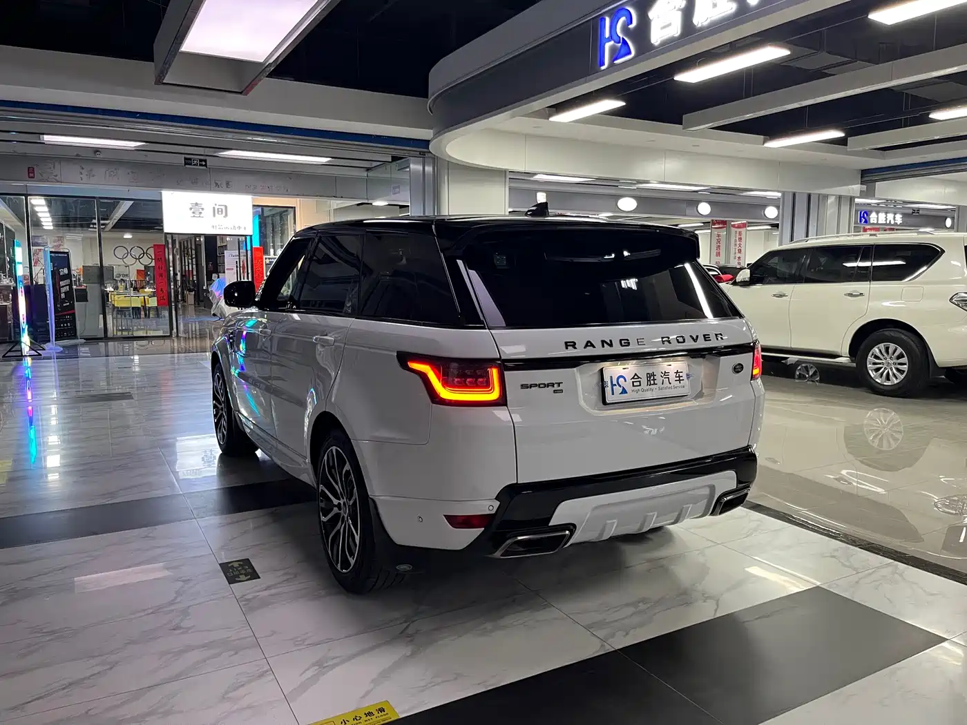 Land Rover Range Rover Sport 2021 3.0 L6 Gloss Black Edition фото 7