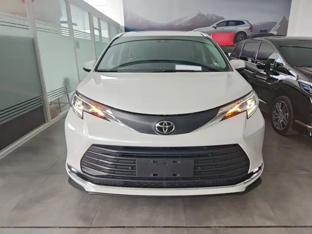 Toyota Sienna, миниатюра 3
