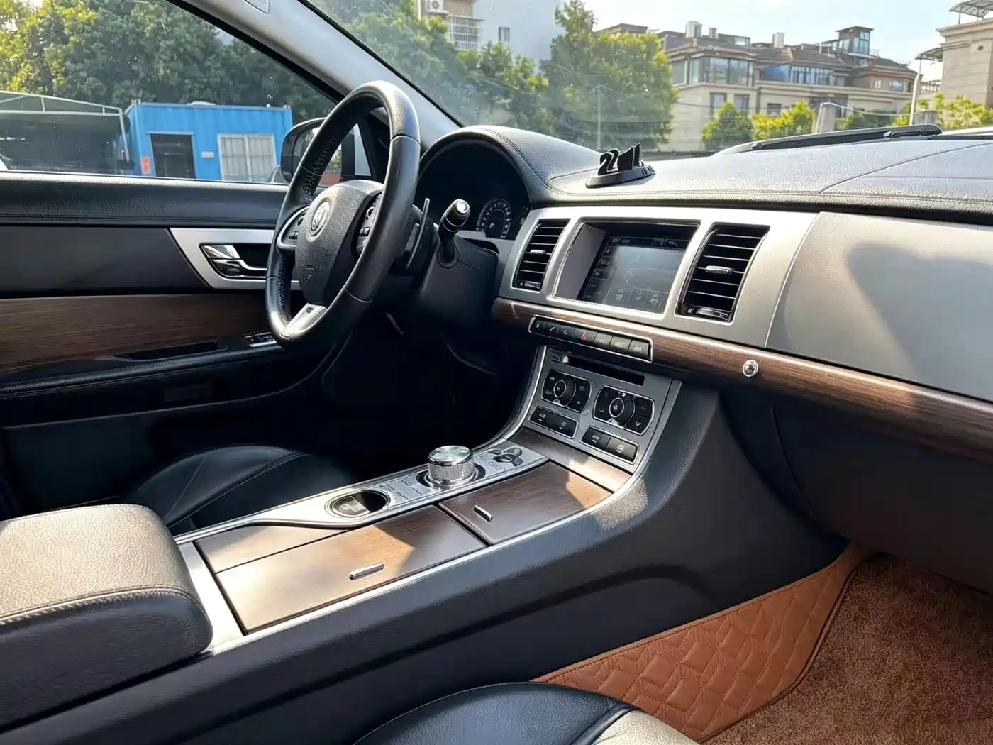 Jaguar XF 2015 XF 2.0T Style Edition фото 15