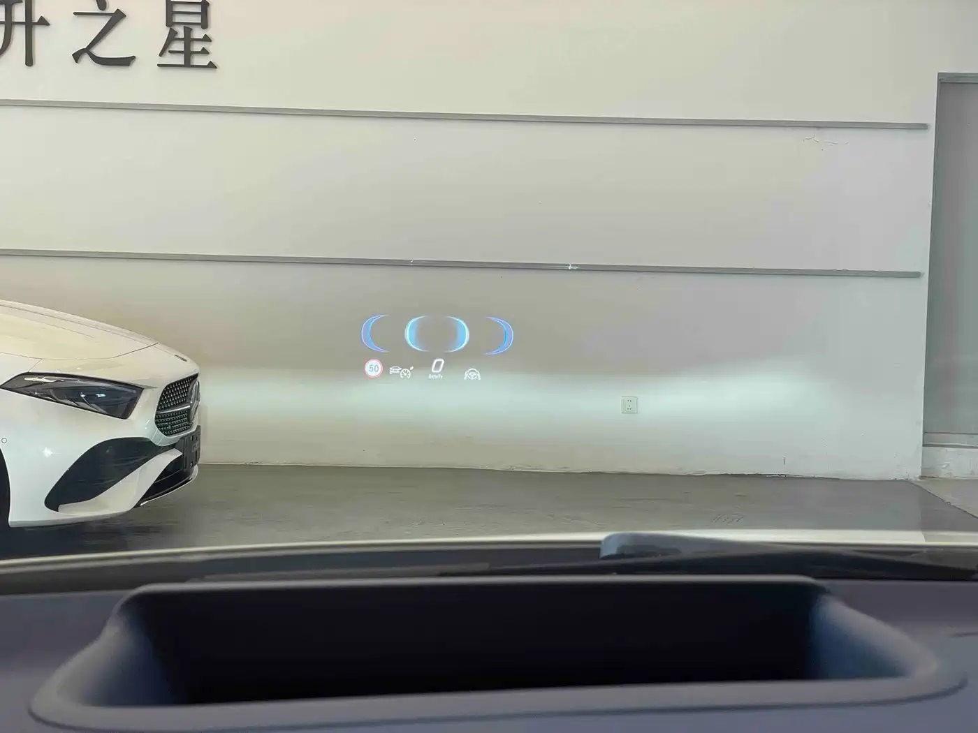 Mercedes-Benz EQE 2025 2025 Model 500 4MATIC Luxury Edition