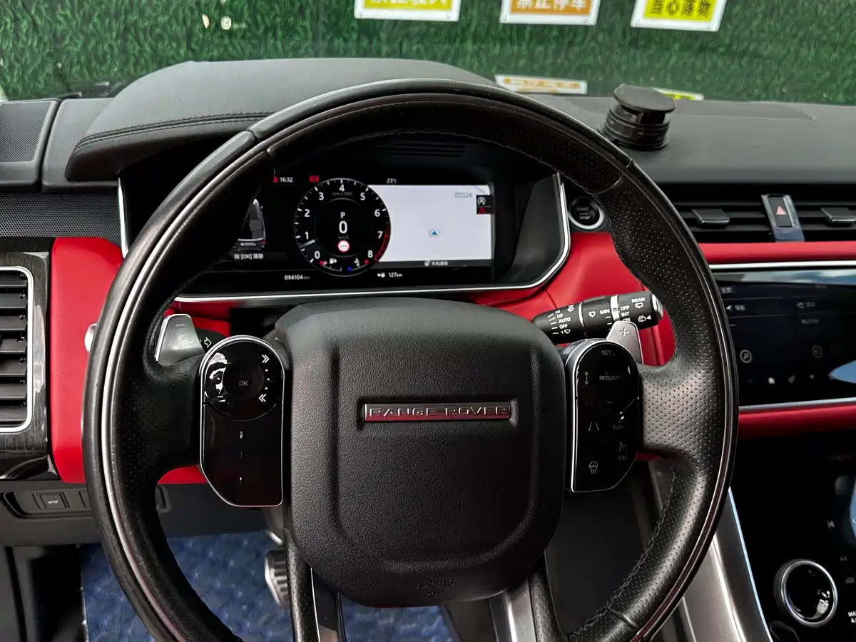 Land Rover Range Rover Sport 2021 3.0 L6 Gloss Black Edition фото 18