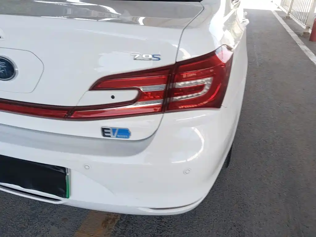 BYD Qin New Energy 2019 2018 Qin EV450 Smart Connected Premium Edition