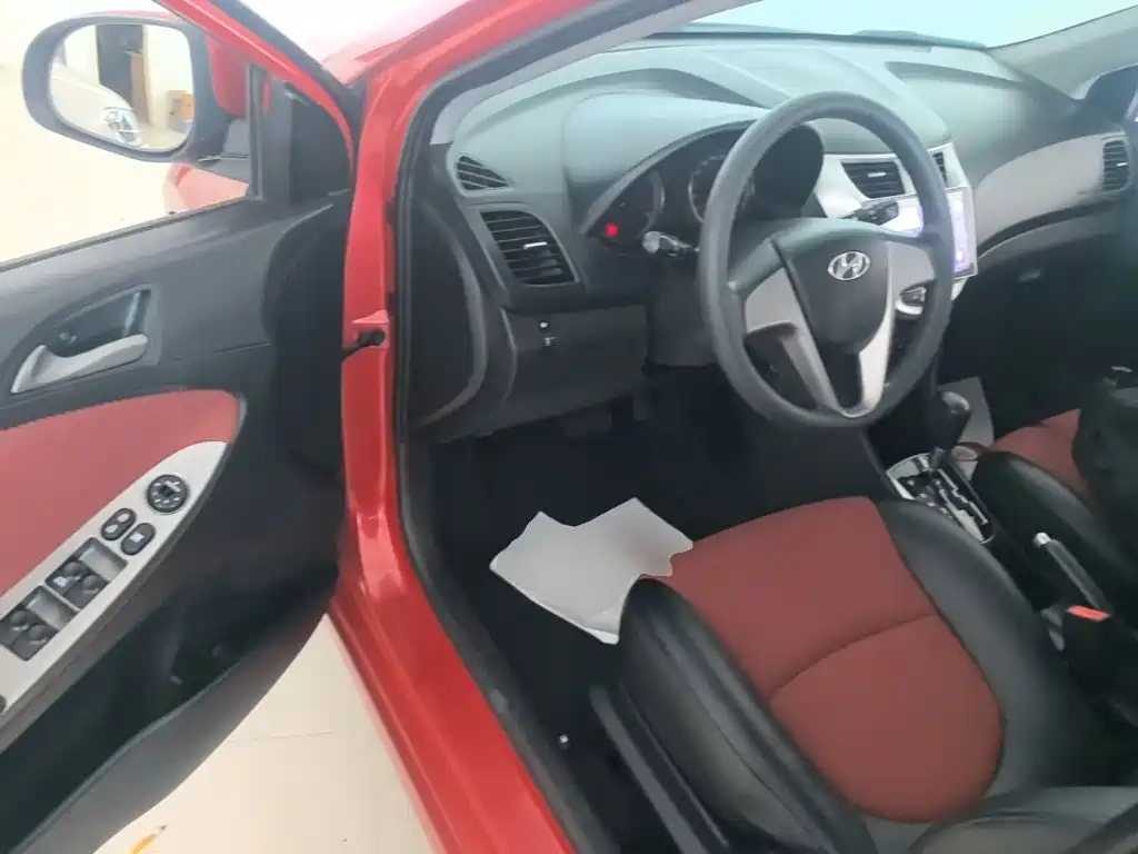 Hyundai Reina 2017 2016 1.4L Automatic GLX Leading