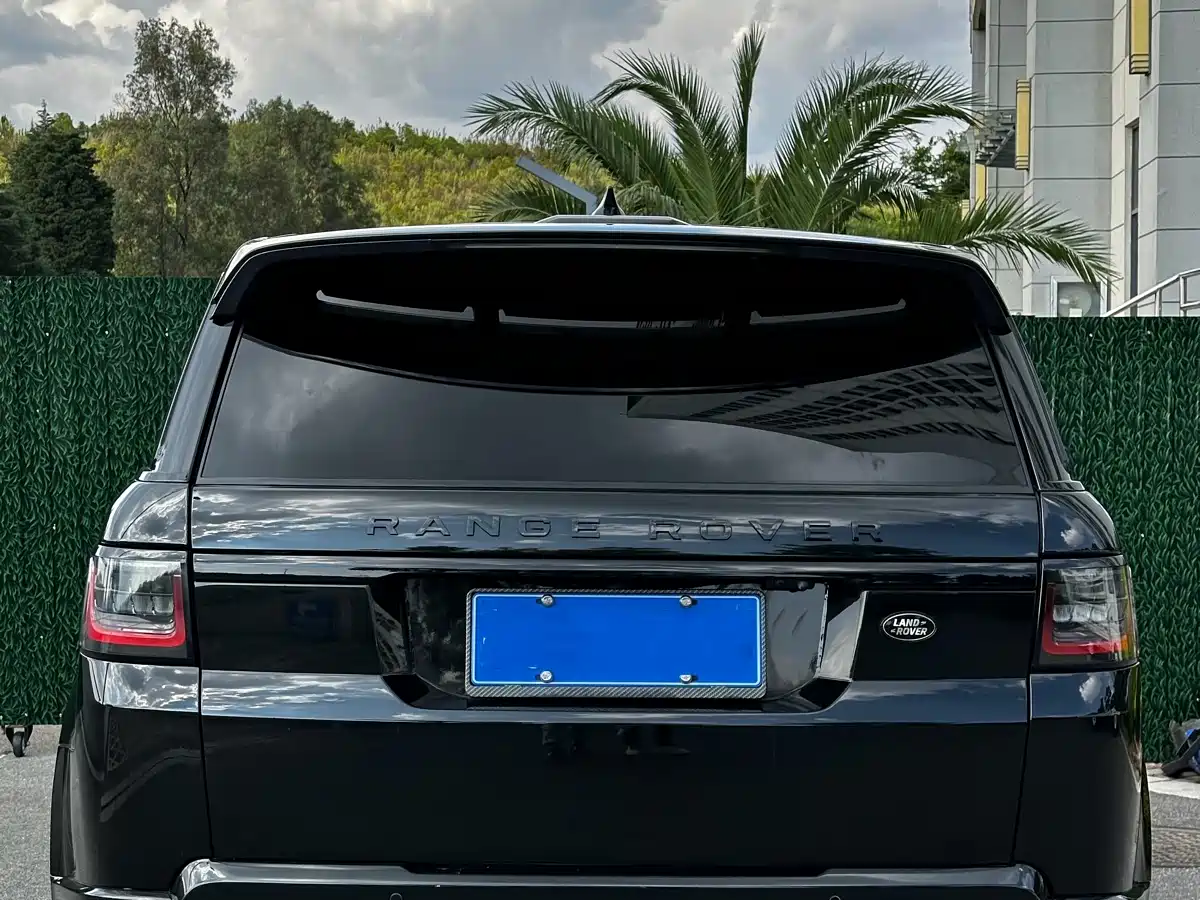 Land Rover Range Rover Sport 2021 3.0 L6 Gloss Black Edition фото 5