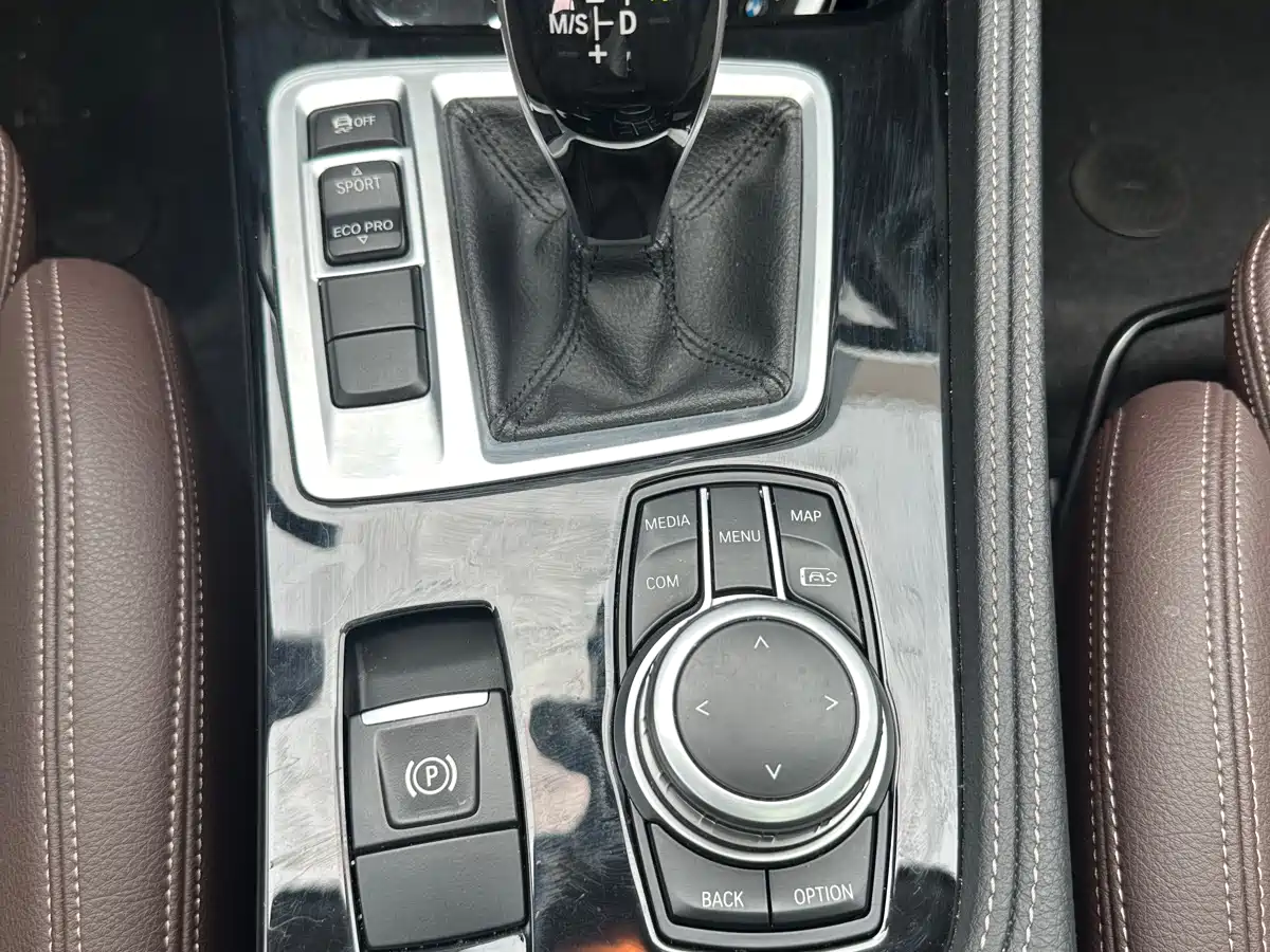 BMW 1 Series 2021 120i M Sport Shadow Edition фото 14