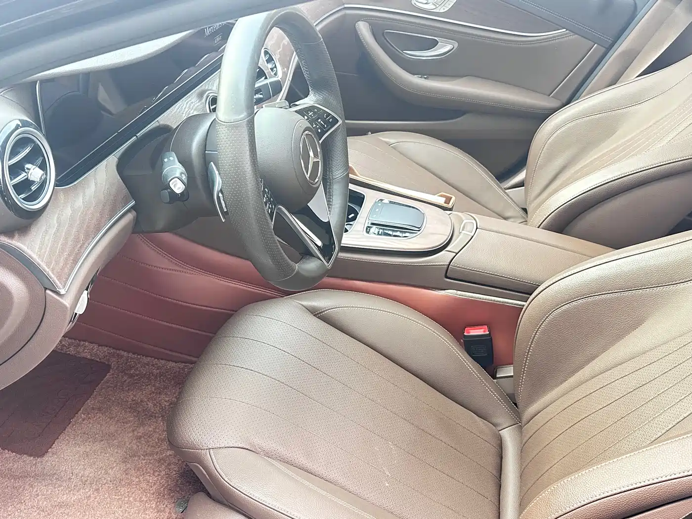Mercedes-Benz E-Class 2023 E 300 L Fashion фото 4