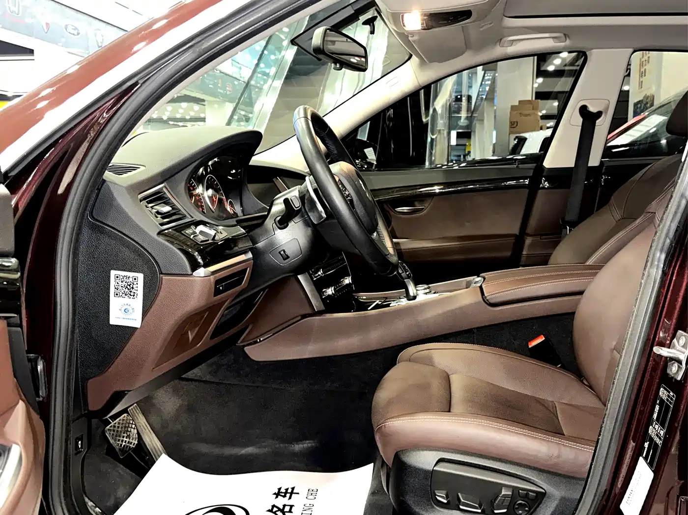 BMW 5 Series GT 2014 535i Luxury фото 7