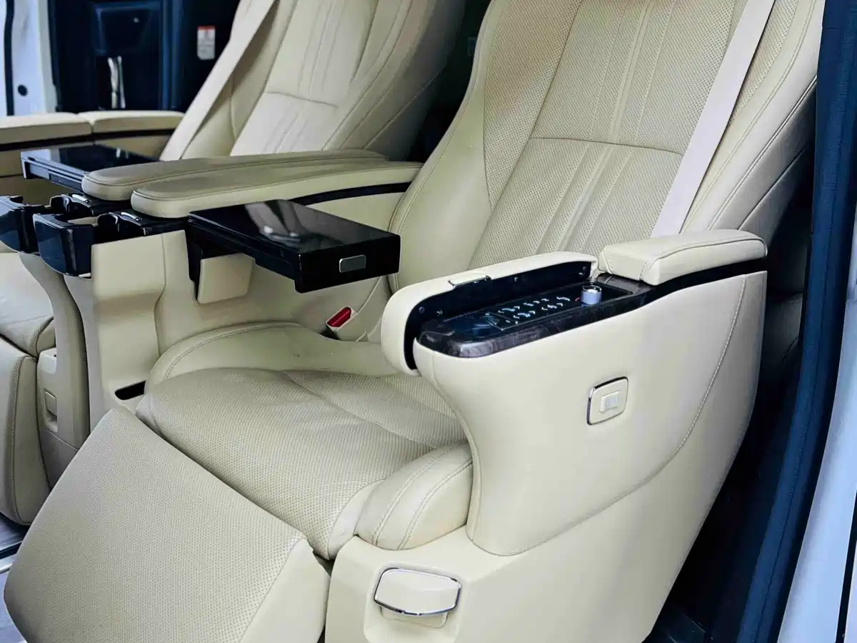 Toyota Alphard 2021 Hybrid 2.5L Premium фото 15