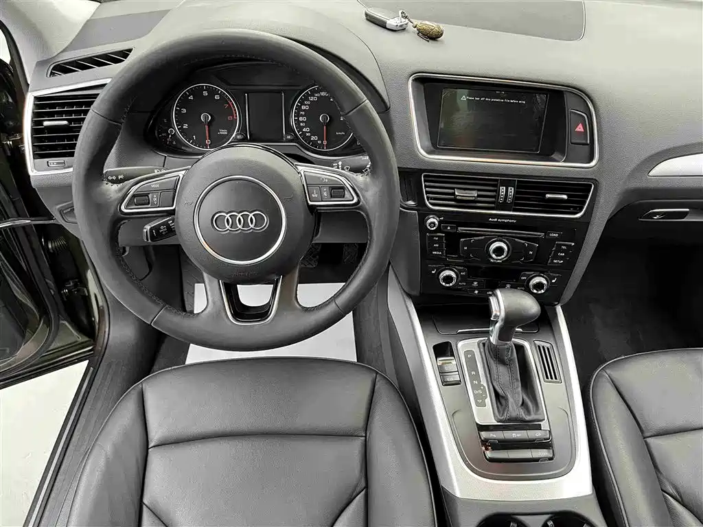 Audi Q5 2015 40 TFSI Technology фото 5