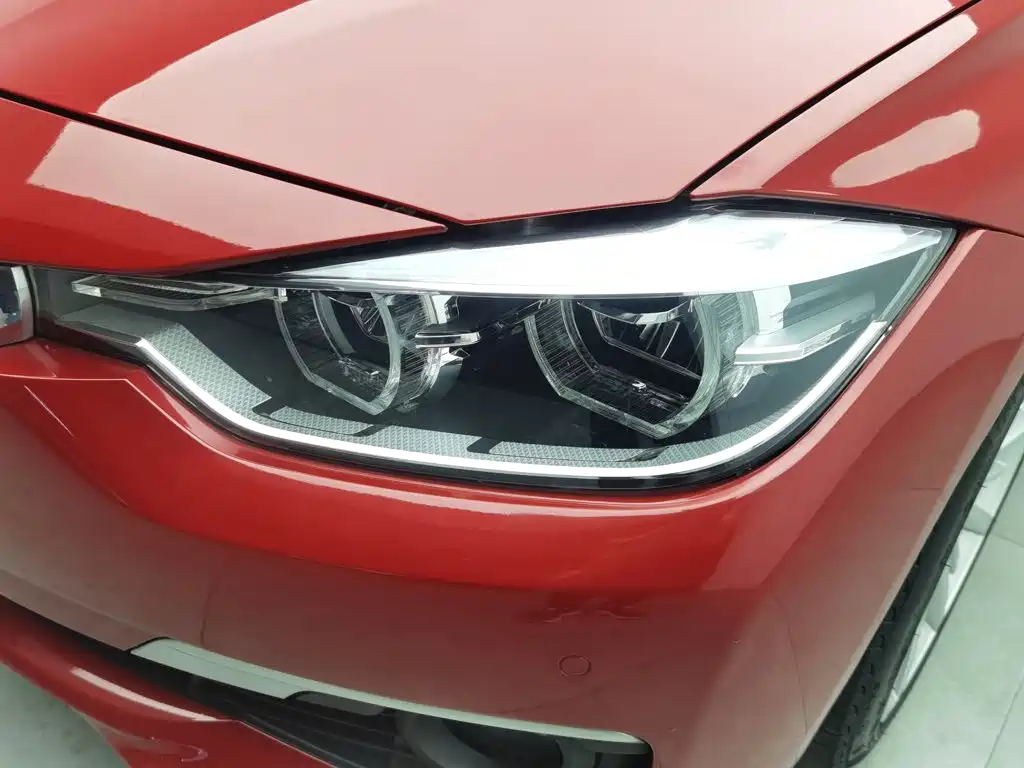 Photo 7 - BMW 3 Series