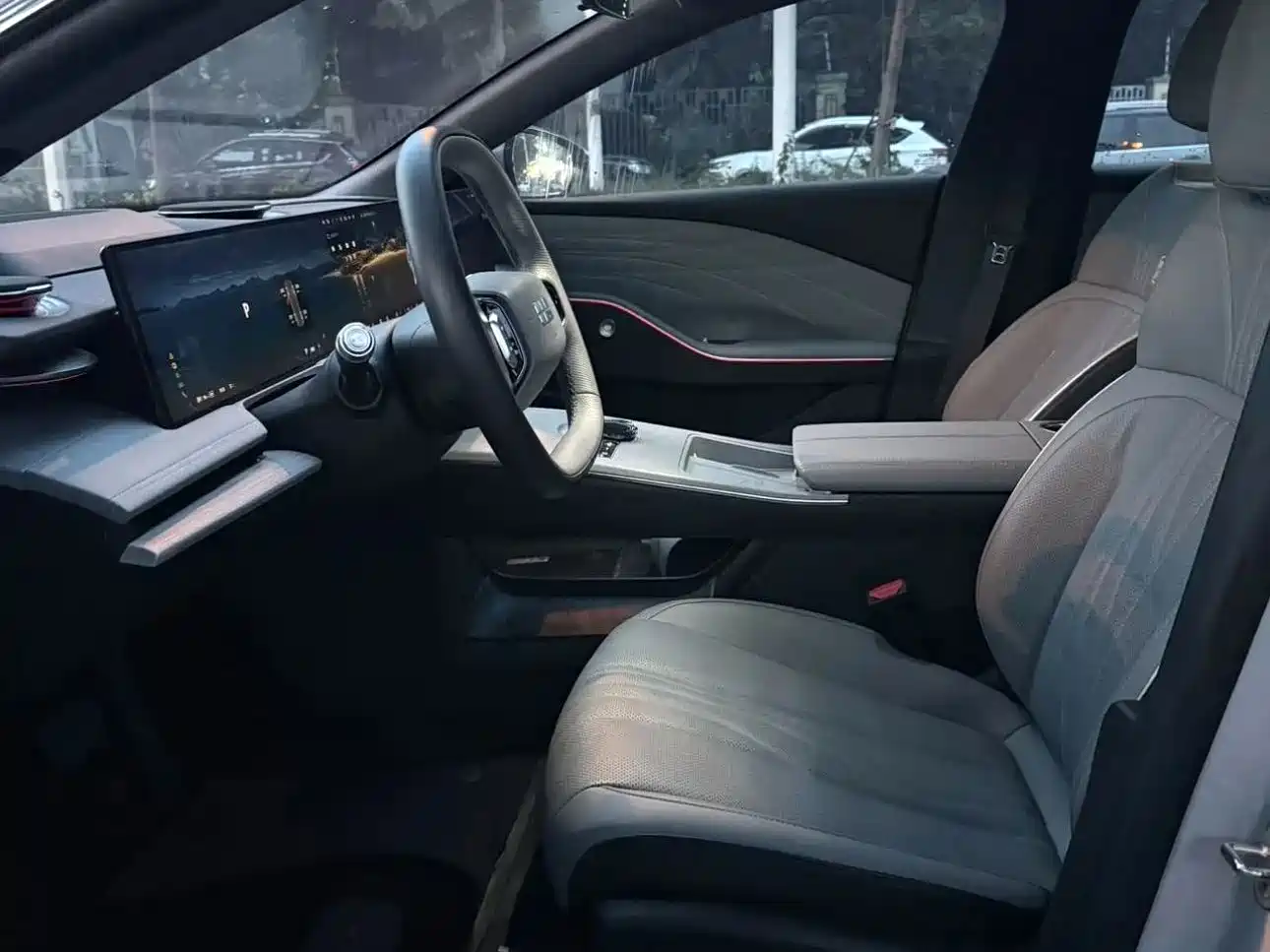 Geely Galaxy Galaxy E8 2024 2024 Model 550km RWD Soaring Dragon Edition