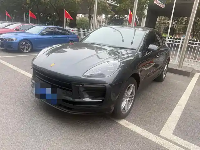 Porsche Macan 2023 Macan 2.0T — фото 1