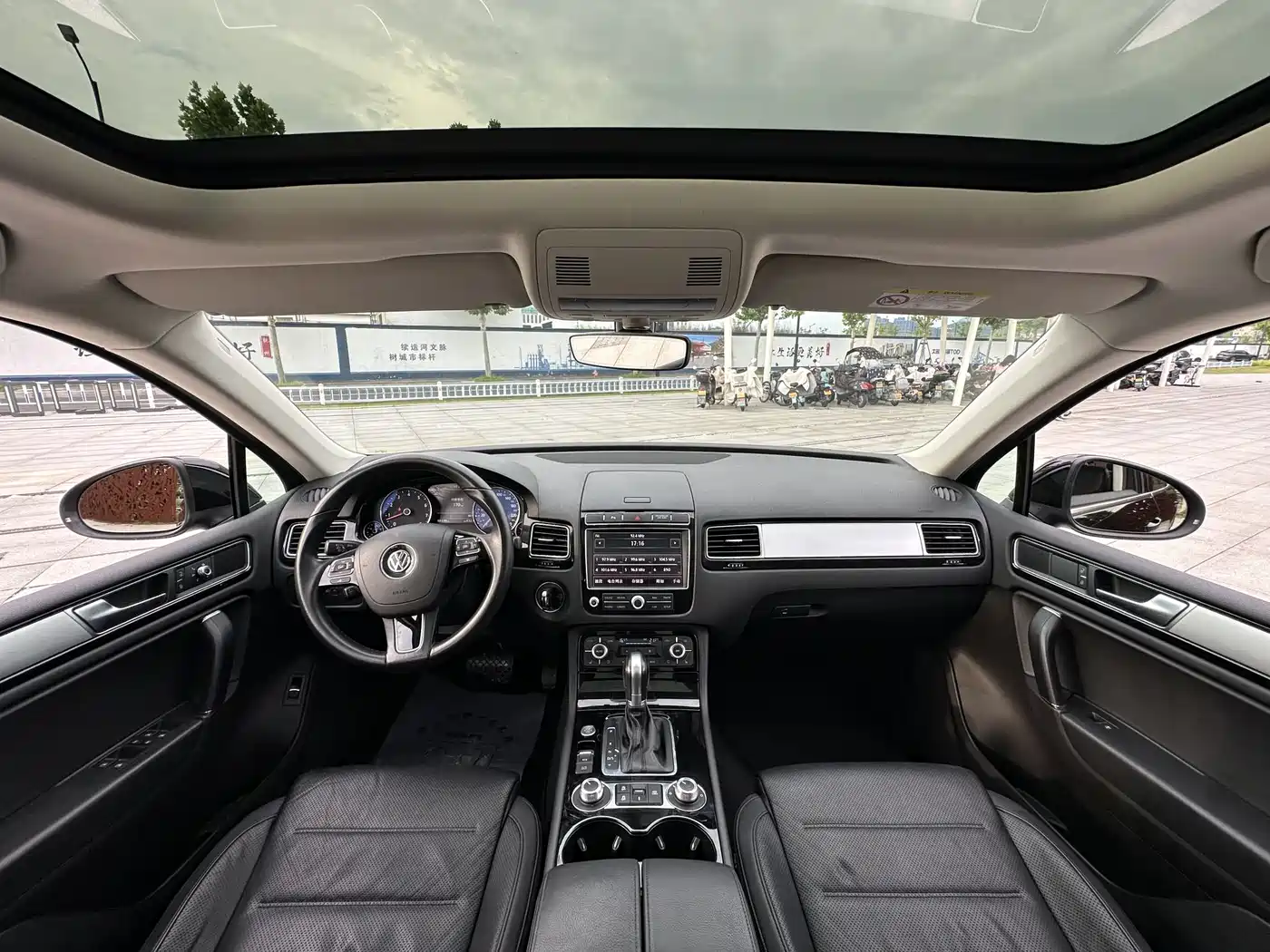 Volkswagen Touareg 2017 3.0TSI Explorer Edition фото 13
