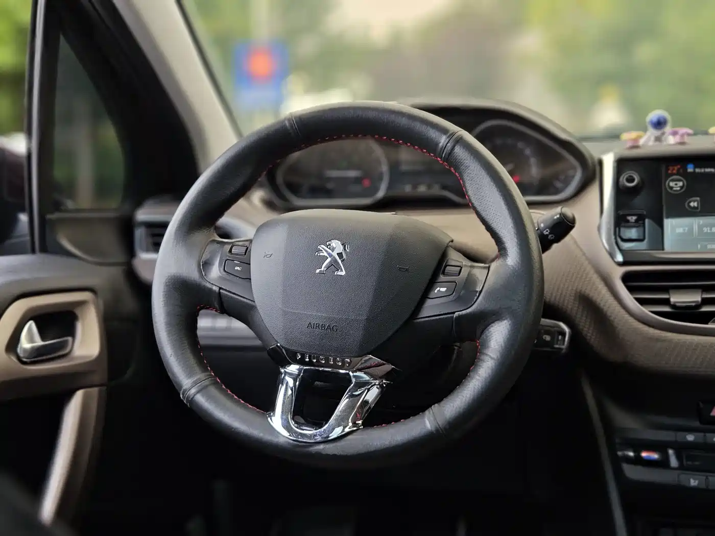 Peugeot 2008 2015 2014 1.6L Automatic Fashion Edition