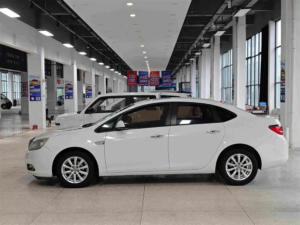 Фото 3 - Buick Excelle