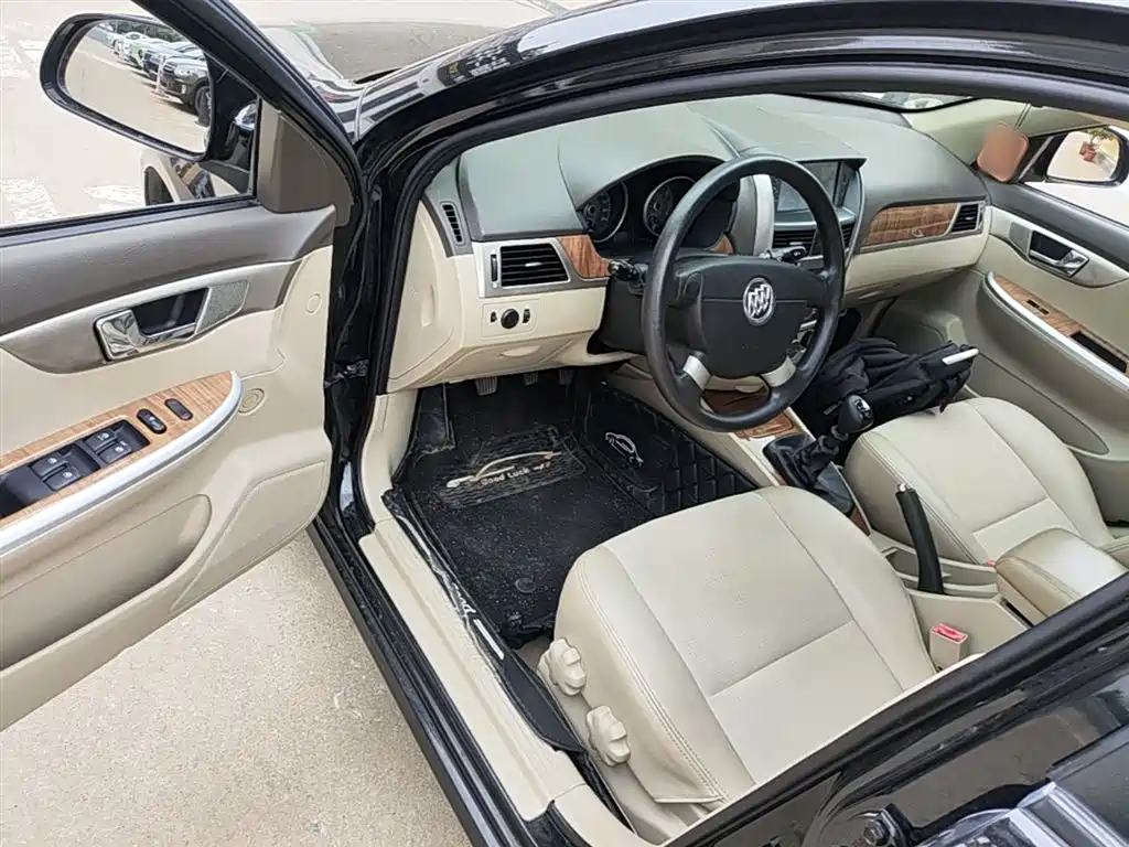 Buick Excelle 2015 1.5L Manual Classic фото 16