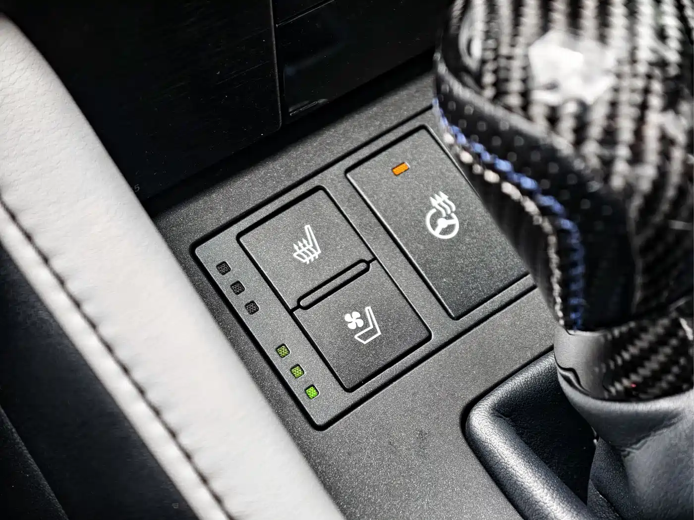 Lexus RC F 2015 F 5.0L Peak Edition фото 9