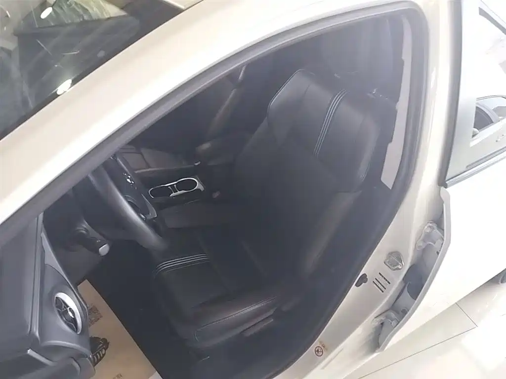 Toyota Levin 2018 185T CVT Premium Edition China V фото 11