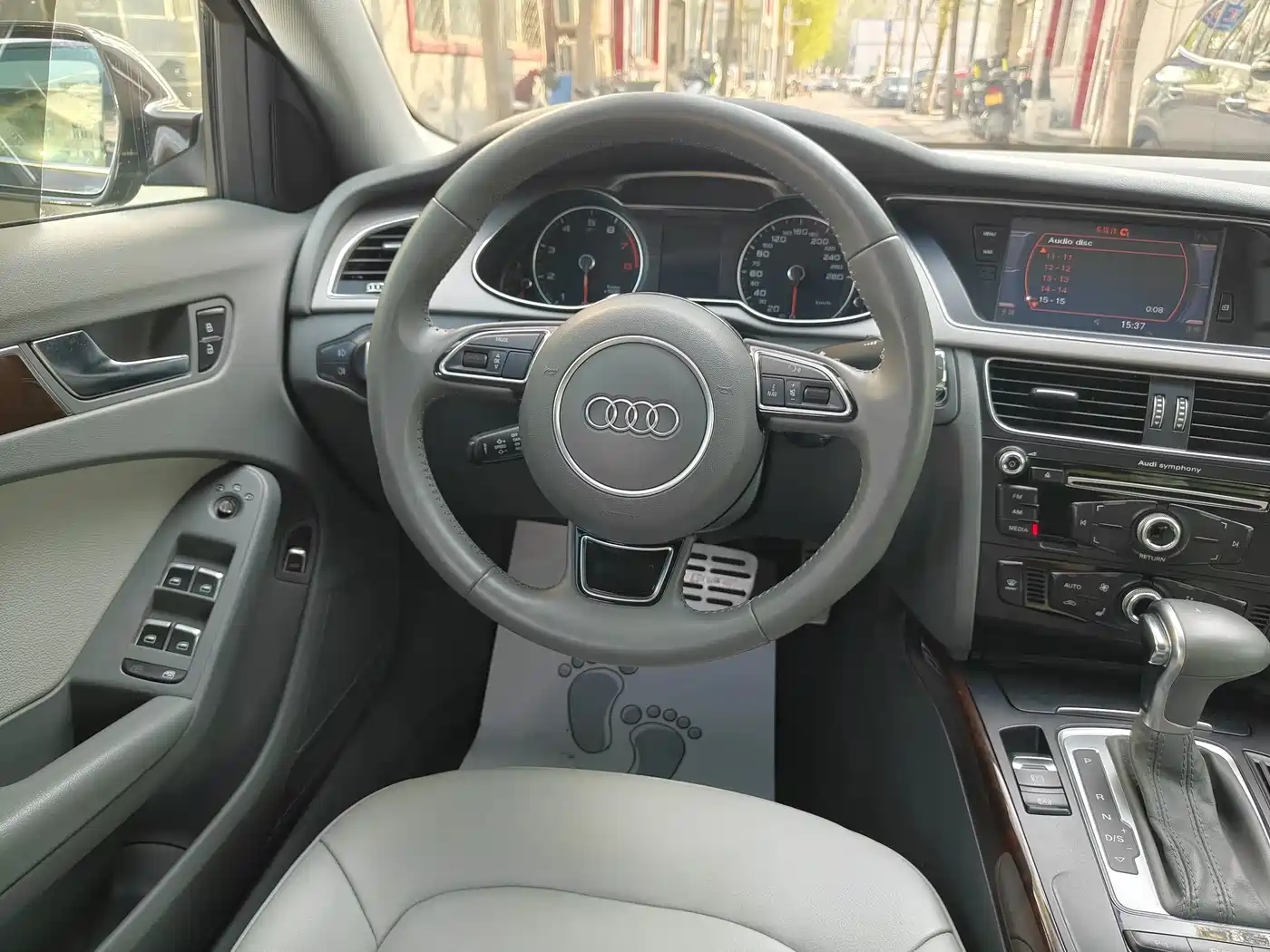 Audi A4L 2013 35 TFSI Automatic Comfort фото 6