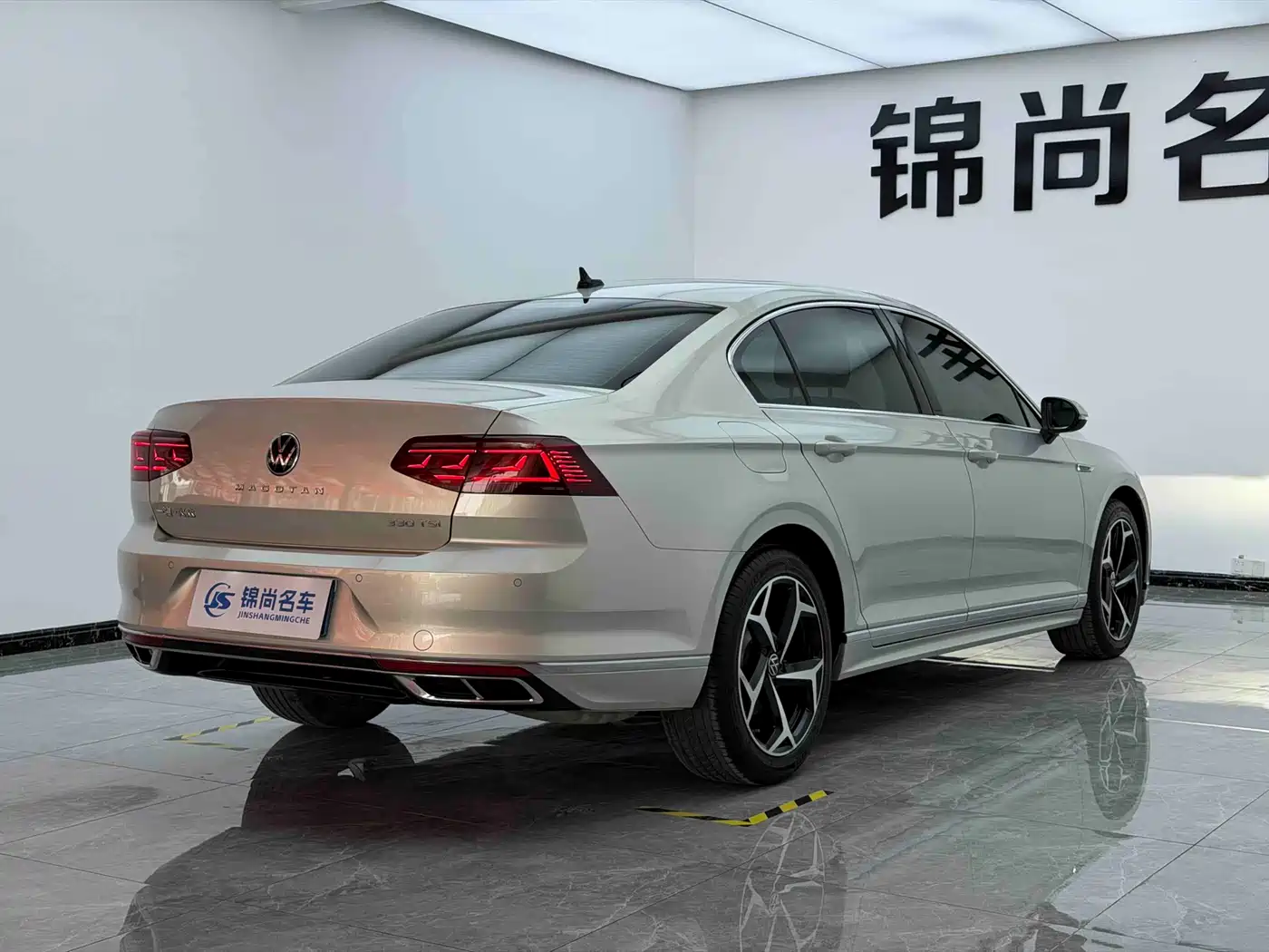 Volkswagen Magotan 2023 Model 2 Million Commemorative Edition 330TSI DSG Luxury фото 29