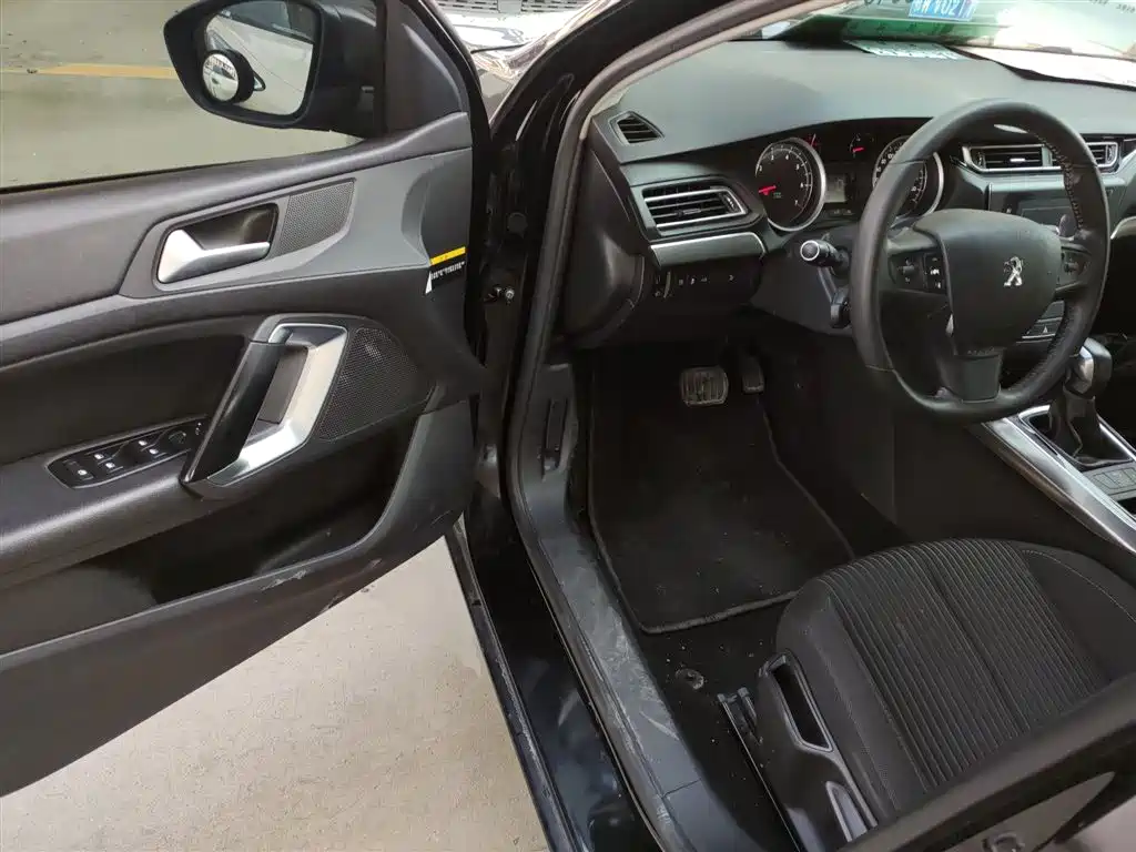 Peugeot 408 2014 1.8L Automatic Luxury Edition фото 16