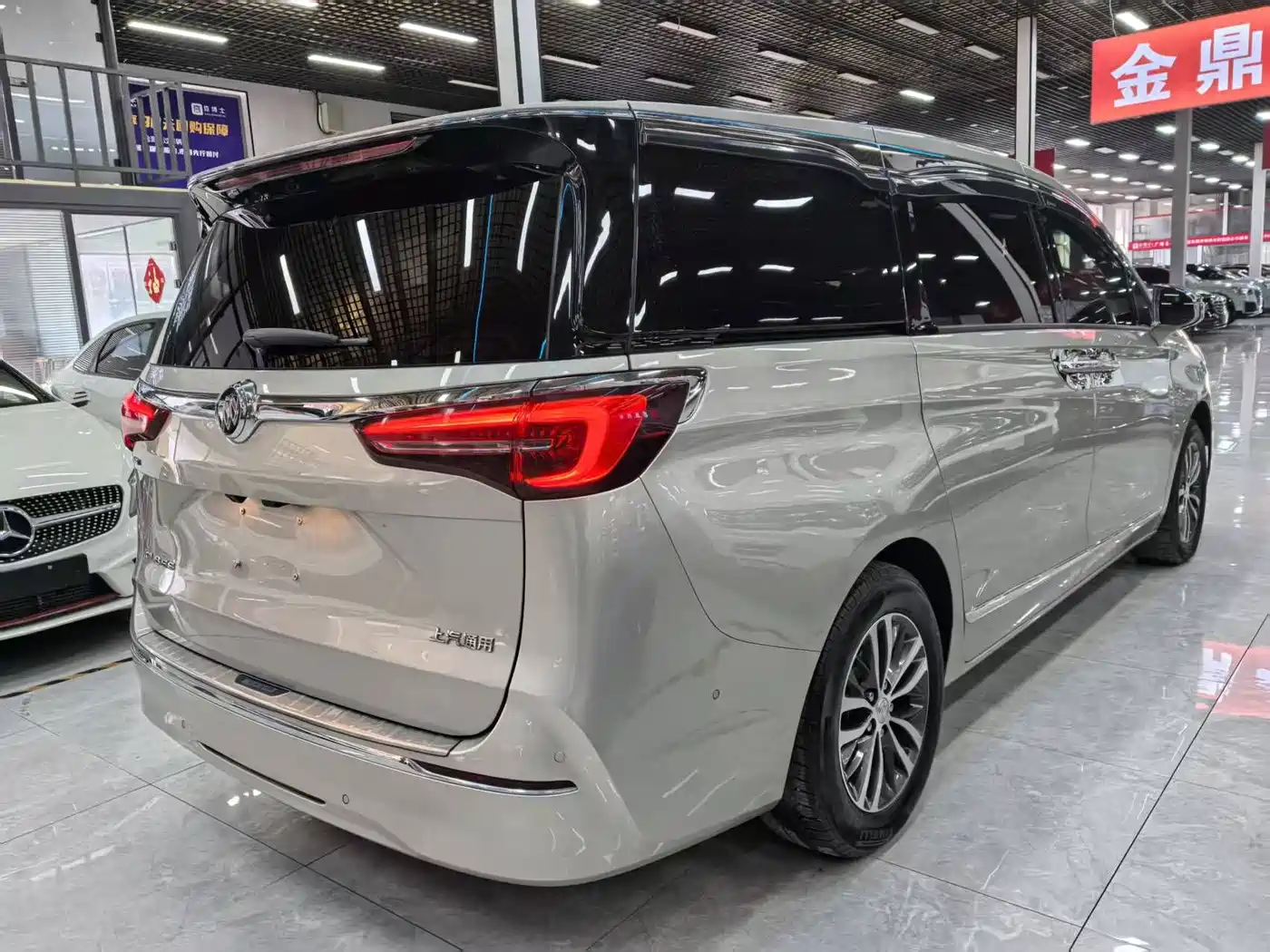 Buick GL8 2022 ES Landmark 653T Premium фото 9