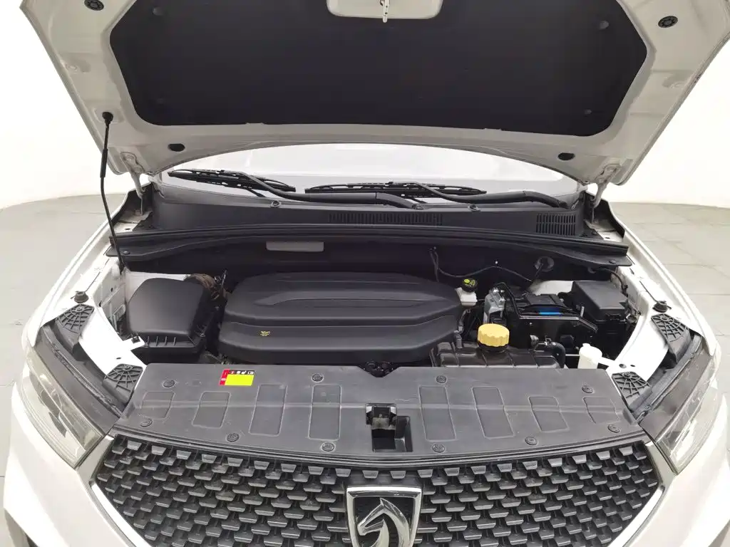Фото 6 - Baojun 360