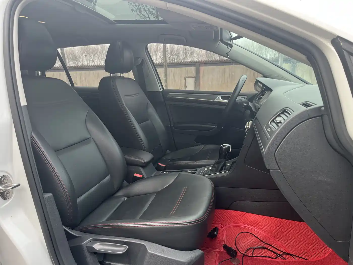 Volkswagen Golf 2016 1.6L Automatic Comfort фото 12