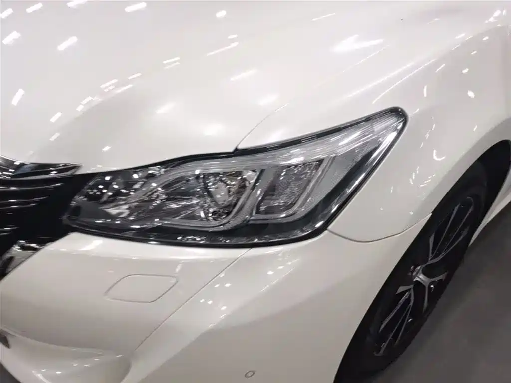 Toyota Crown 2018 2.0T Fashion Edition фото 24