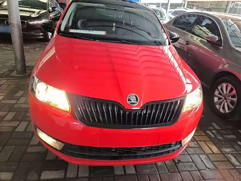 Škoda Skoda Rapid Spaceback 2016 Facelift 1.6L Automatic Smart Edition фото 3